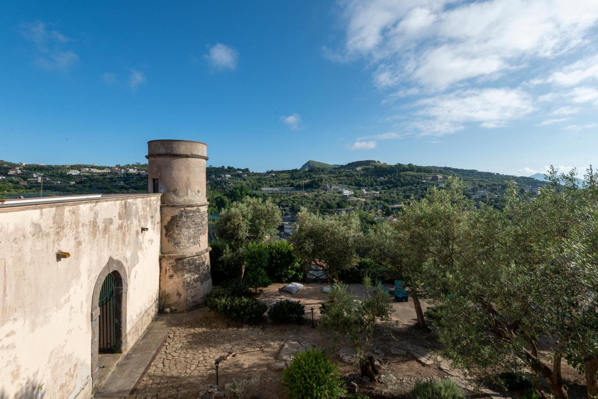 ماسّا لوبْرينسِ Villa Il Turro الغرفة الصورة